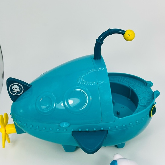 Octonauts Gup A  Mission Vehicle Submarine W/Captain Barnacle Figure NO WINDOW - Picture 6 of 9